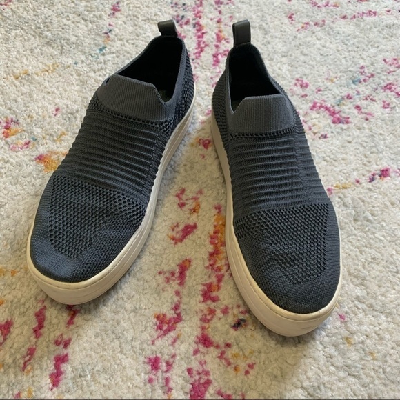 J/Slides Hilo Slip On Platform Sneakers in Navy sz 8 - Picture 2 of 5